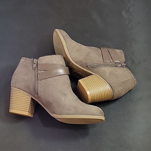 BRAND NEW INDIGO RD ROUND TOE ZIP CLOSURE ANKLE BOOTIES - Picture 8 of 13